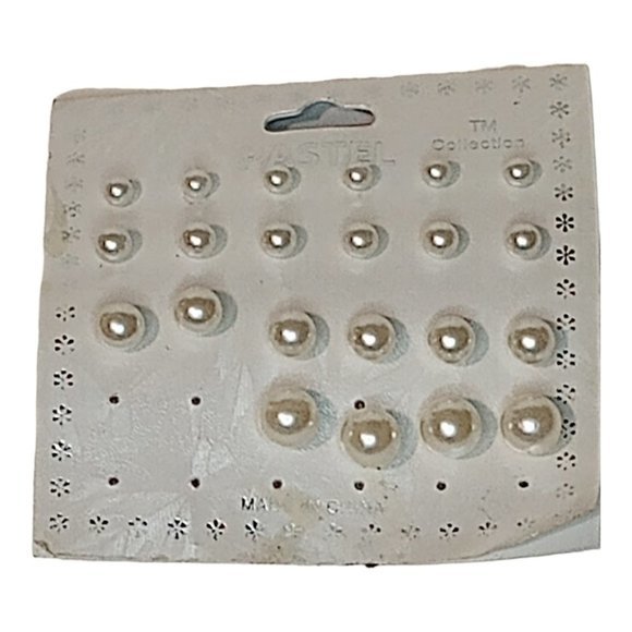 Stud earrings bundle - Picture 3 of 4